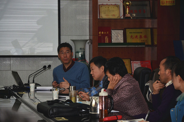 伦敦MK体育马德斌教授在作报告.jpg